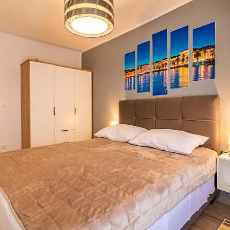 The One Apartment *