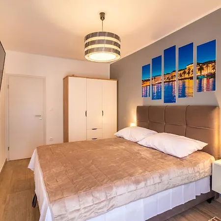 The One Apartment Split