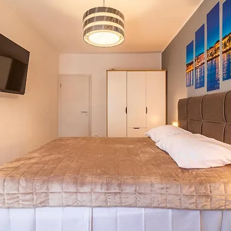 The One Apartment