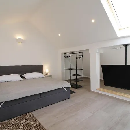 The One * スプリト