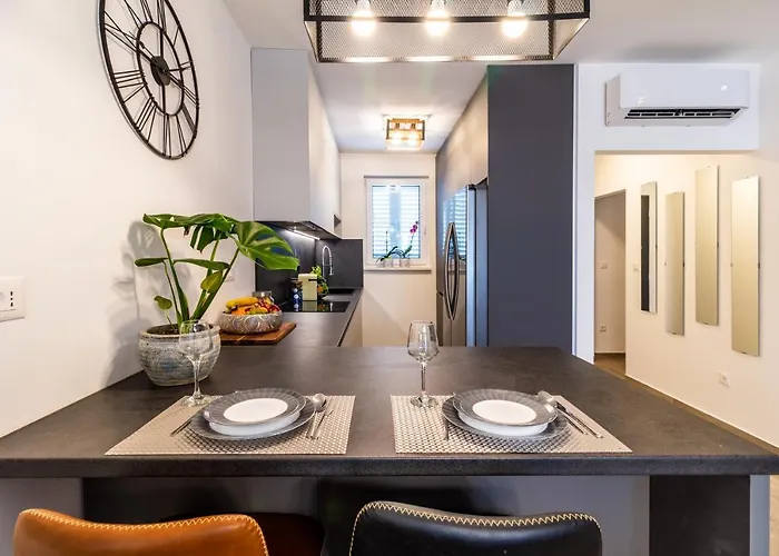 The One Διαμέρισμα Σπλιτ