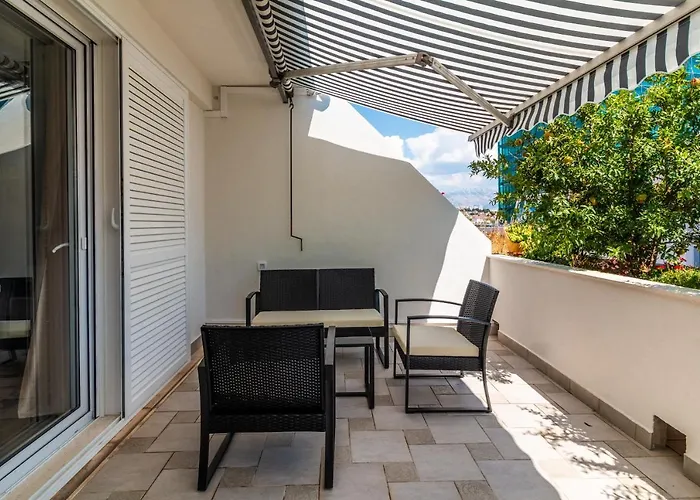 The One Διαμέρισμα Σπλιτ