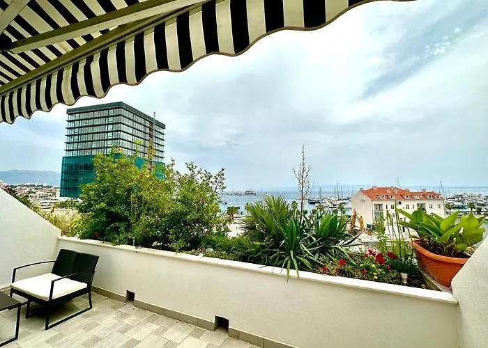 The One Διαμέρισμα Σπλιτ